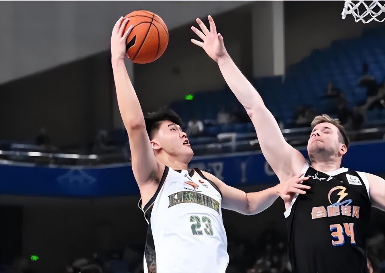 世界杯安装教程-辽宁男篮，昨晚比赛用了一名新人，表现不错，但很快又被换了下去