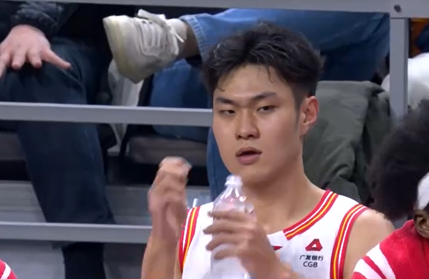 世界杯高清观看-深圳队锋线小将感恩杜锋:杜导水平CBA顶尖,教练会了我很多