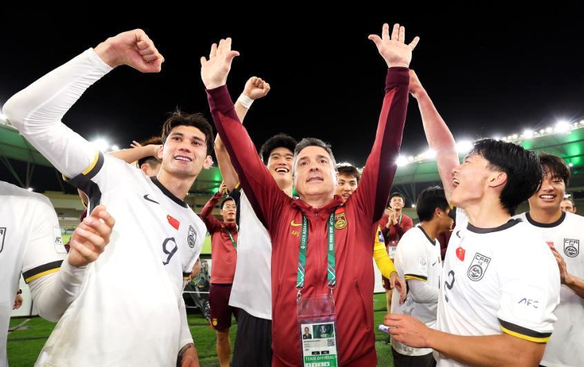 世界杯官网入口-U23国足加油！李昊加油！决赛23点对阵日本，安东尼奥将派何阵容