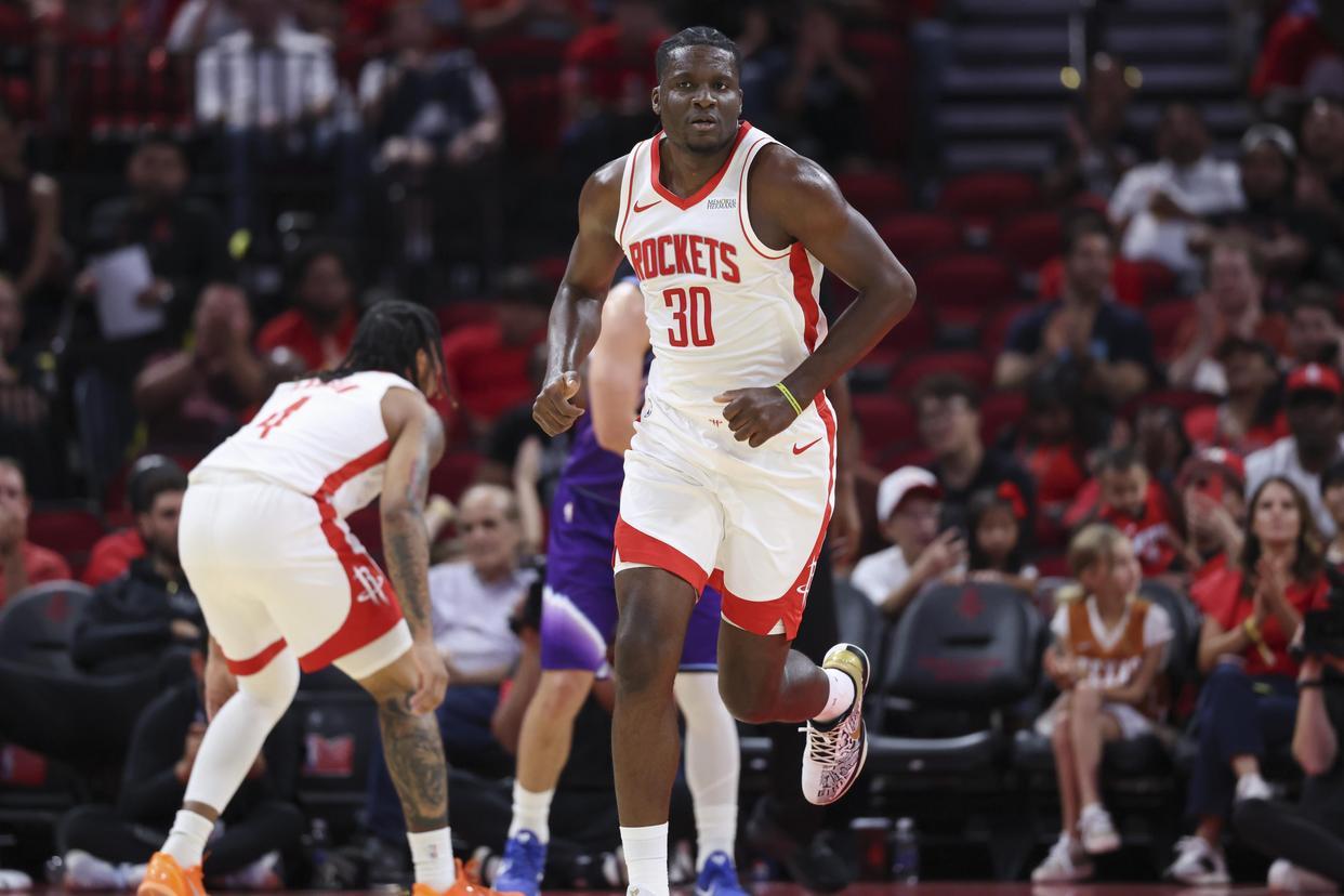 世界杯直播app安装-愿做火箭队第18人？32岁控卫自荐，愿联手申京+KD！底薪就能拿下